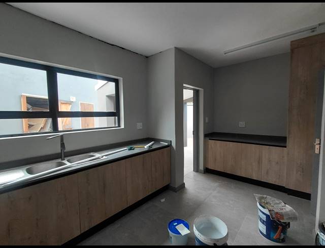 5 BEDROOM FREESTANDING FOR SALE IN BENDOR